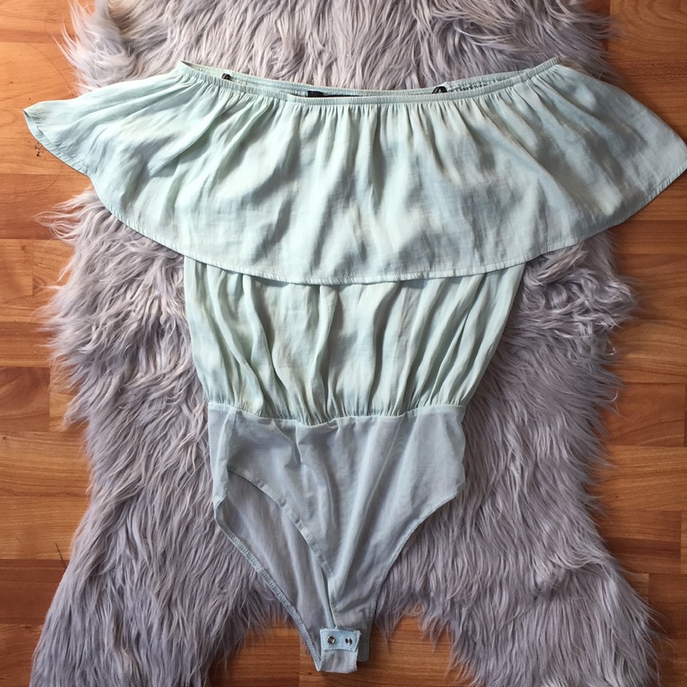NWT forever21 mint green off the shoulder bodysuit